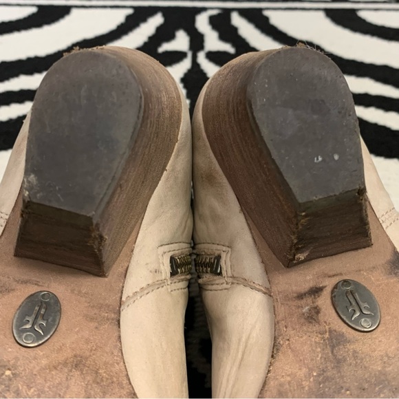 Frye Reina Ash Leather Ankle Booties Size 9 - Picture 13 of 15